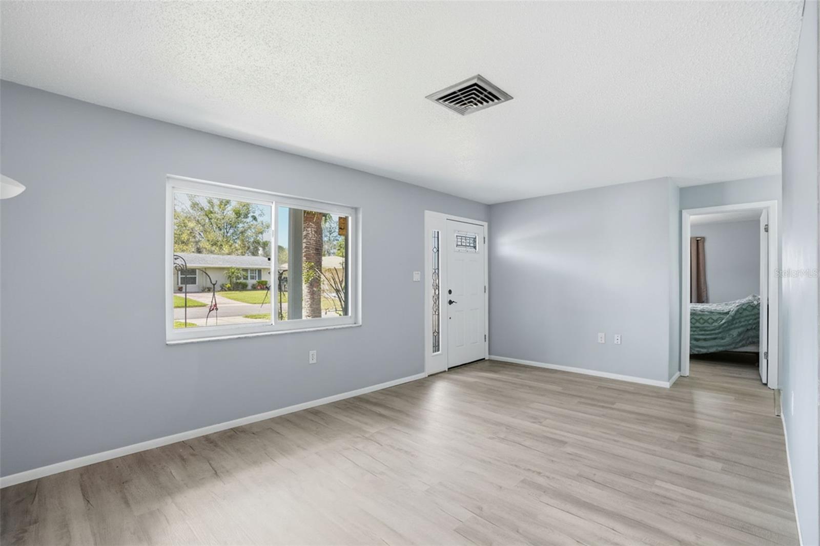 THE LAKES - Residential