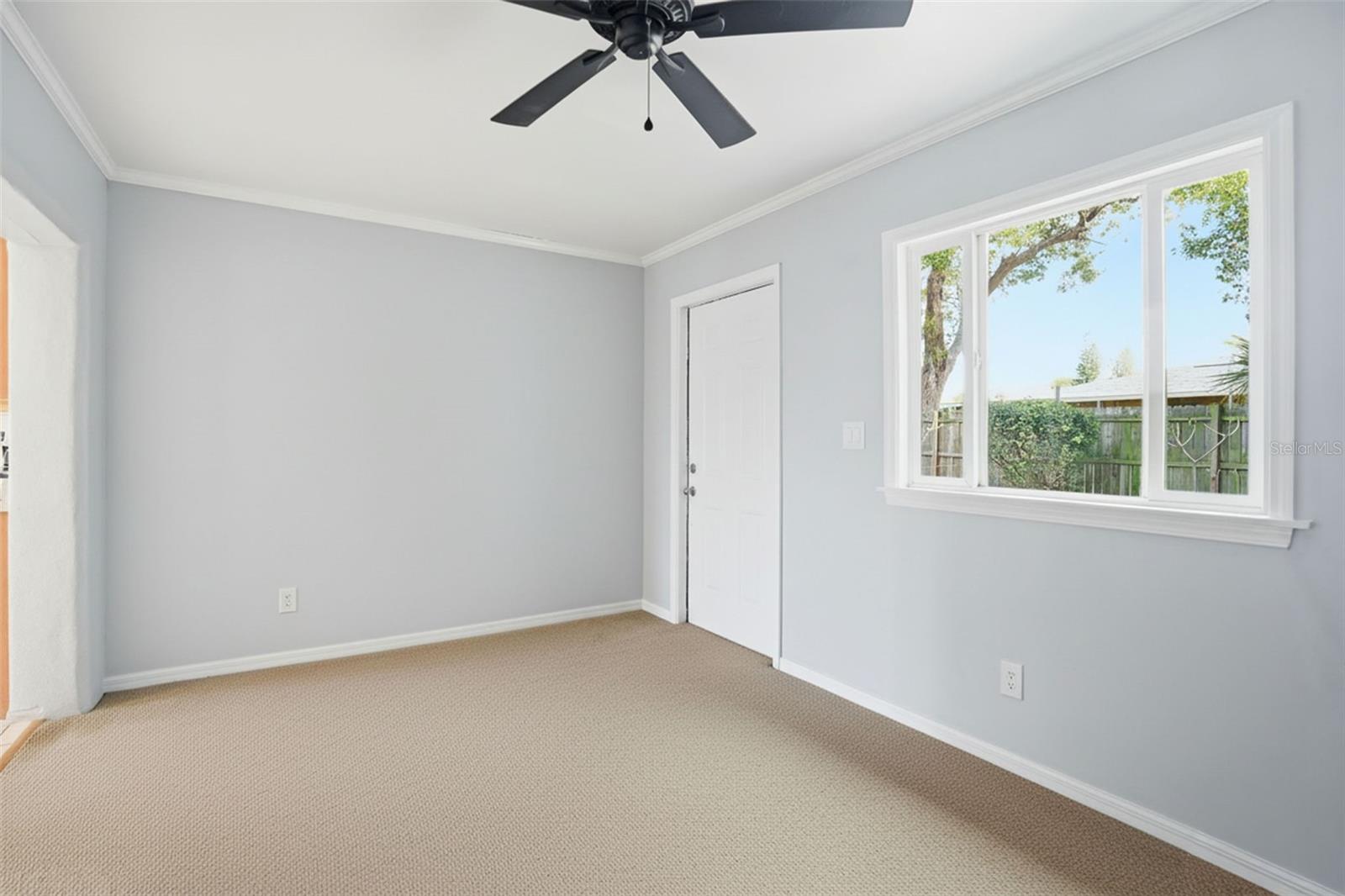 THE LAKES - Residential