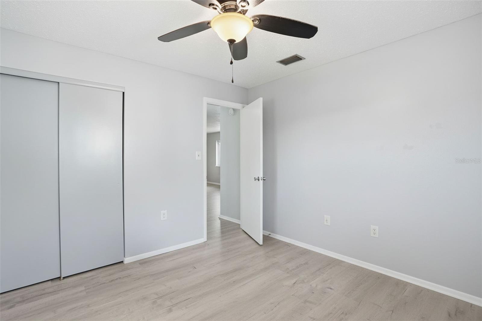 THE LAKES - Residential