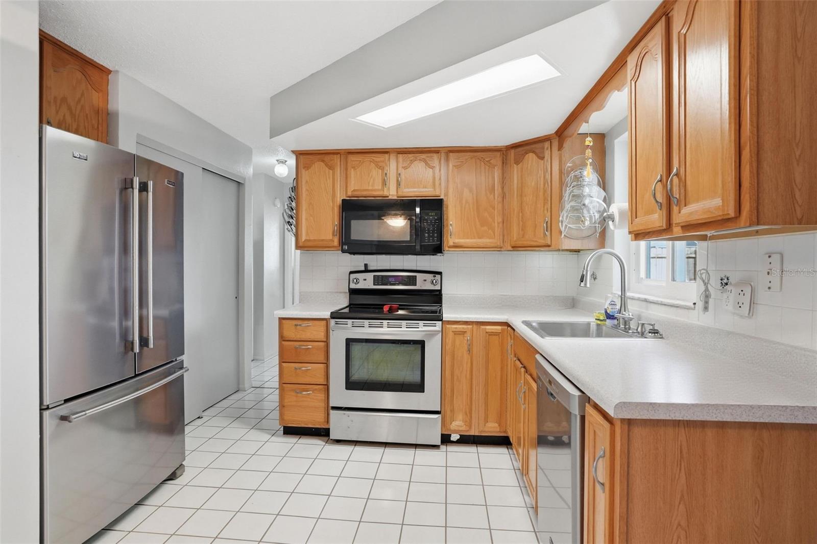 THE LAKES - Residential