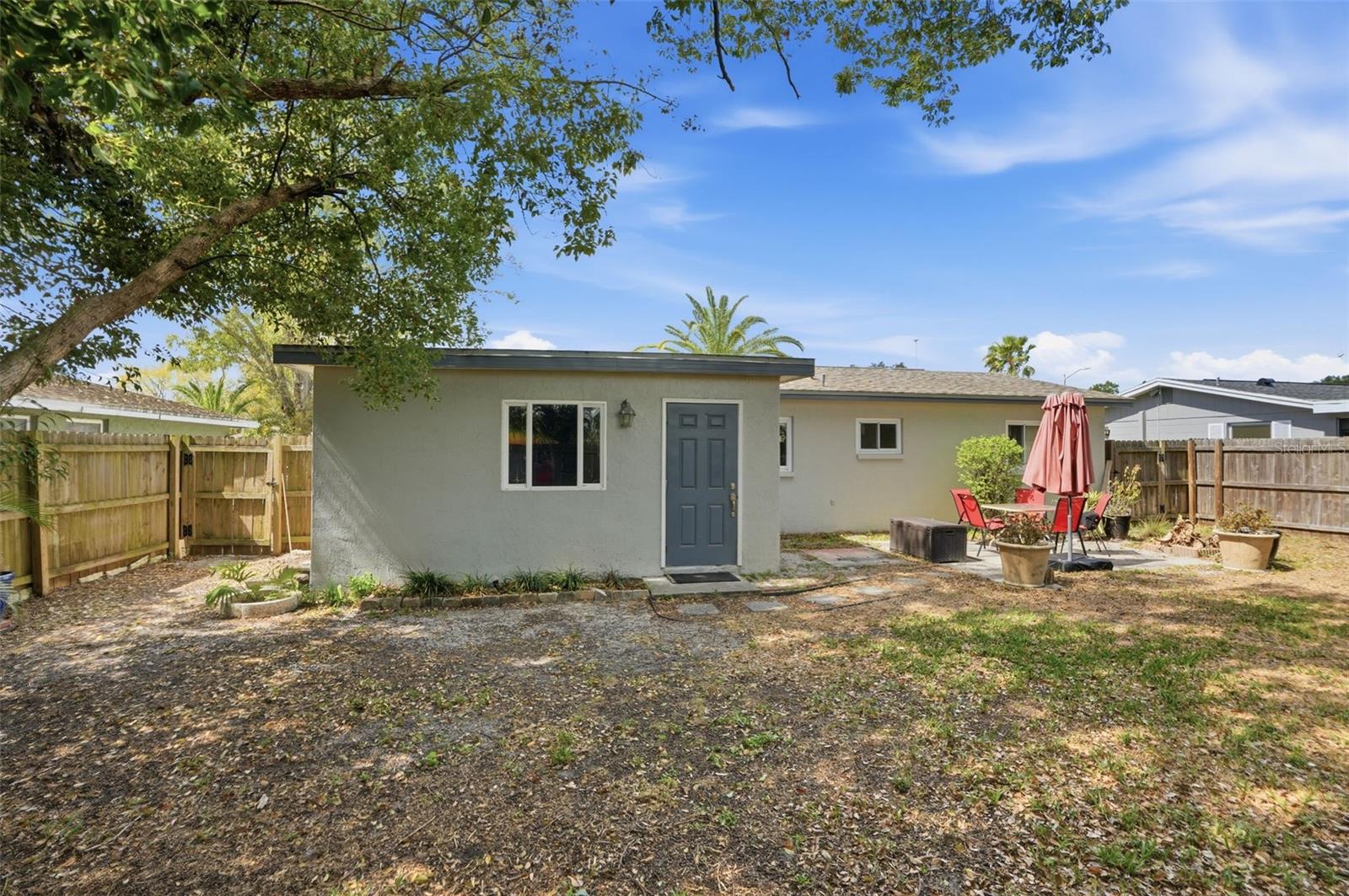 THE LAKES - Residential