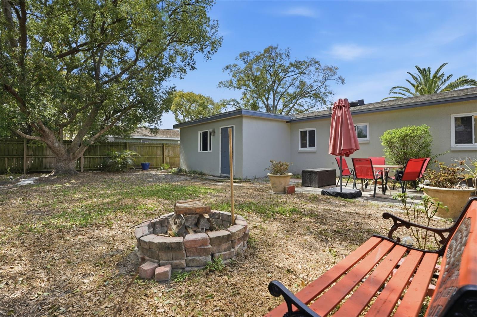 THE LAKES - Residential