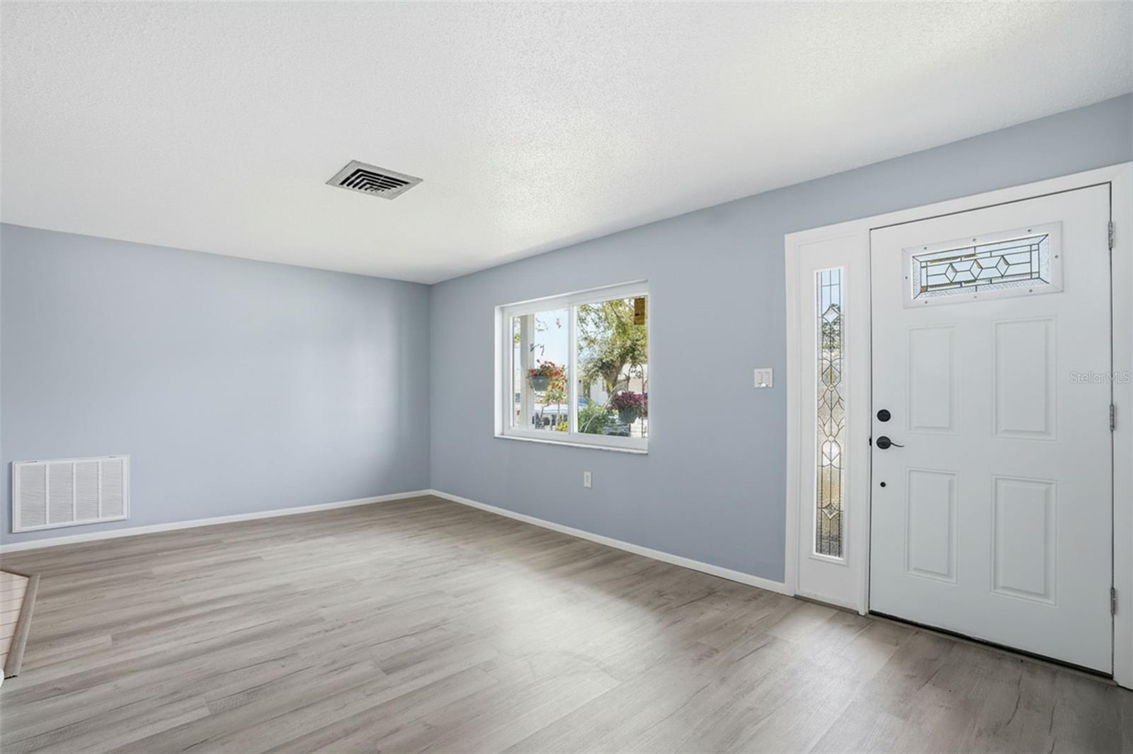 THE LAKES - Residential