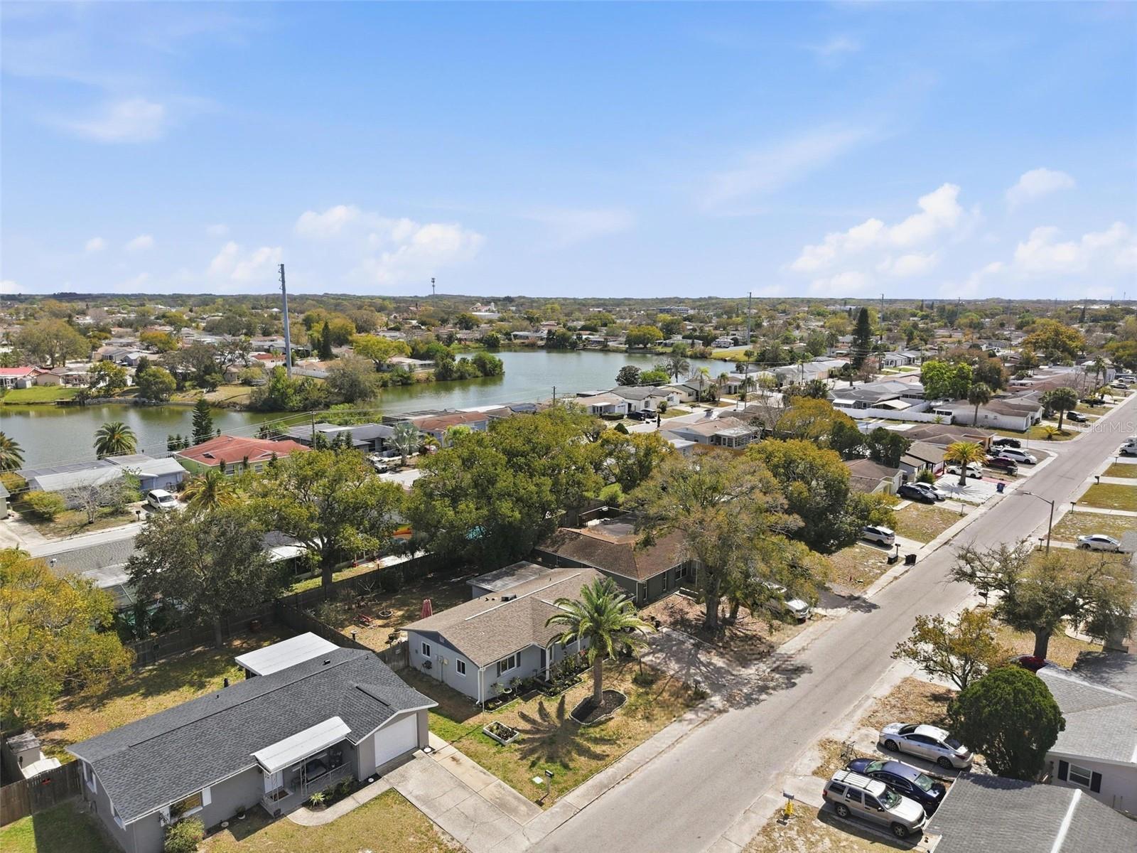 THE LAKES - Residential