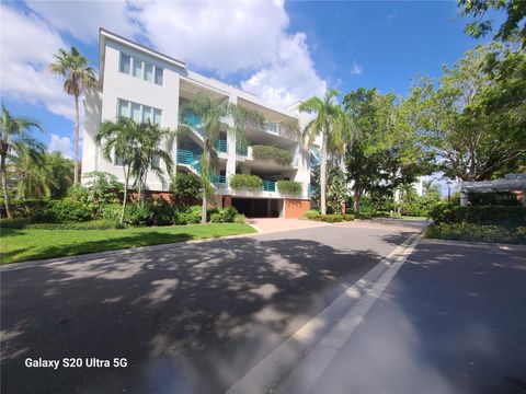 A home in LONGBOAT KEY