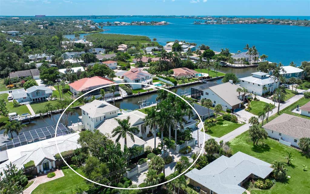Photo of 1662 Anchorage Street, Sarasota, FL 34231 (MLS # A4703560)