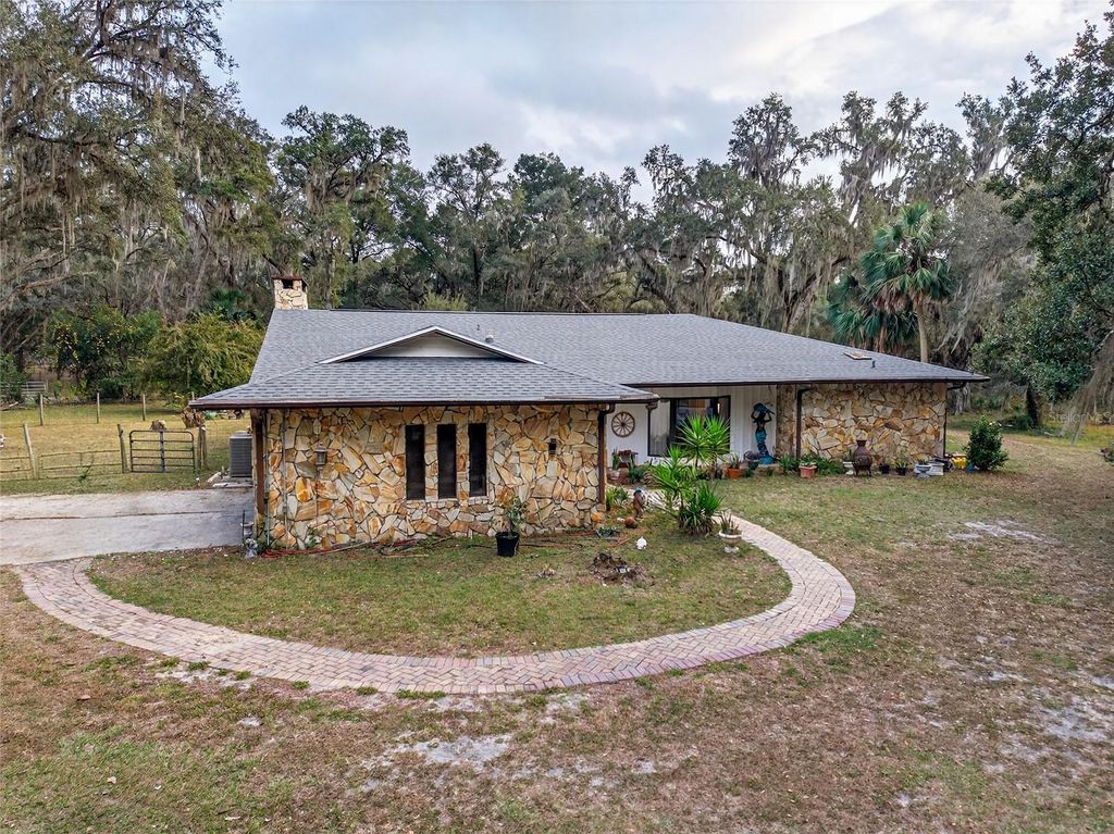 Photo of 11795 SW Highway 484, Dunnellon, FL 34432 (MLS # O6365608)