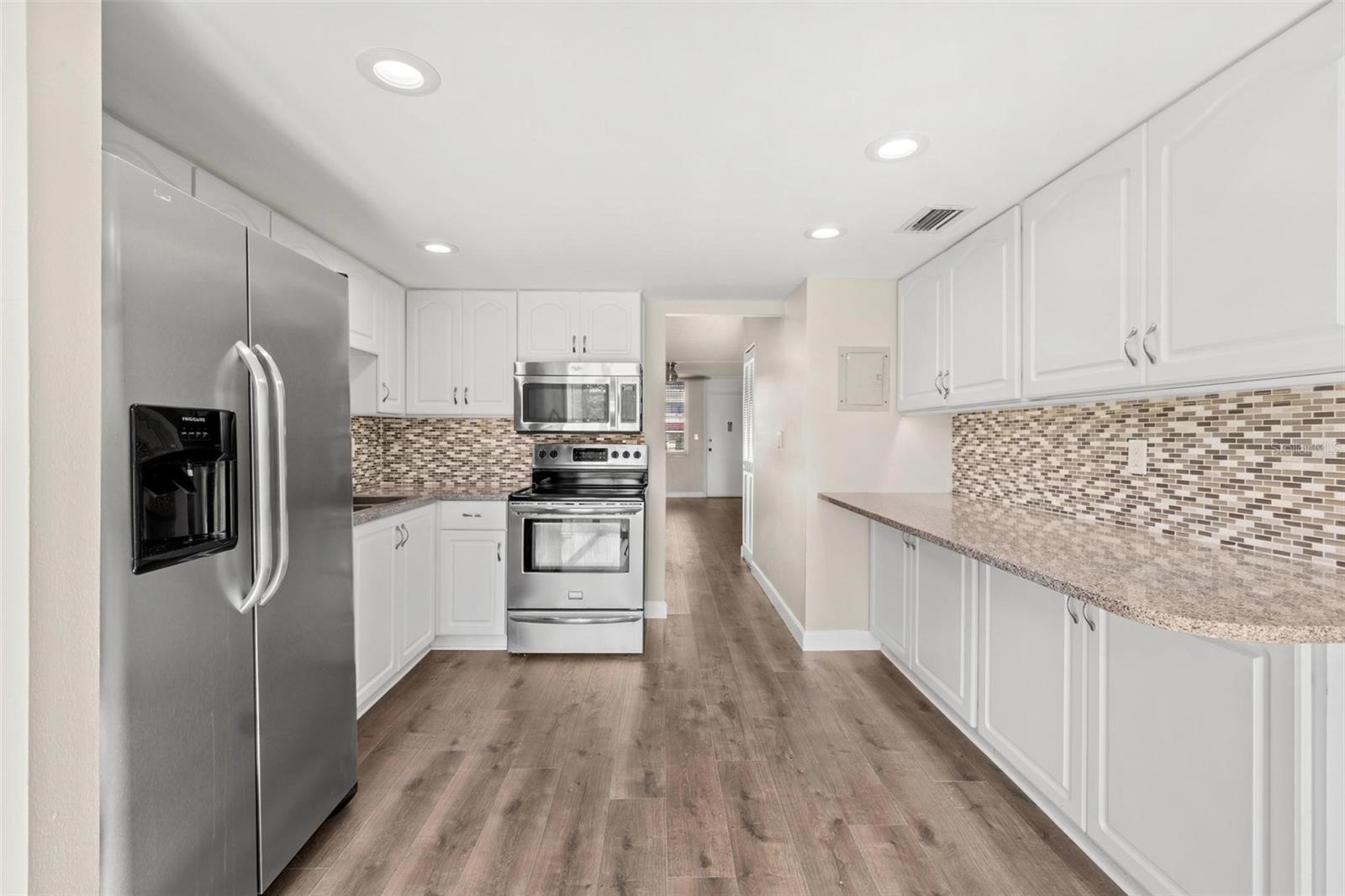 4915 BAY STREET NE 123