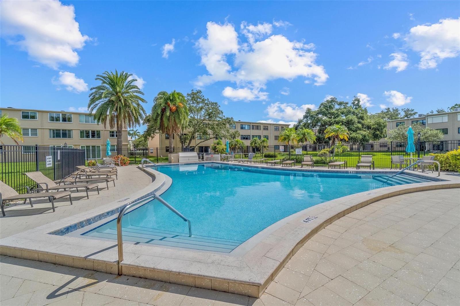 4915 BAY STREET NE 123