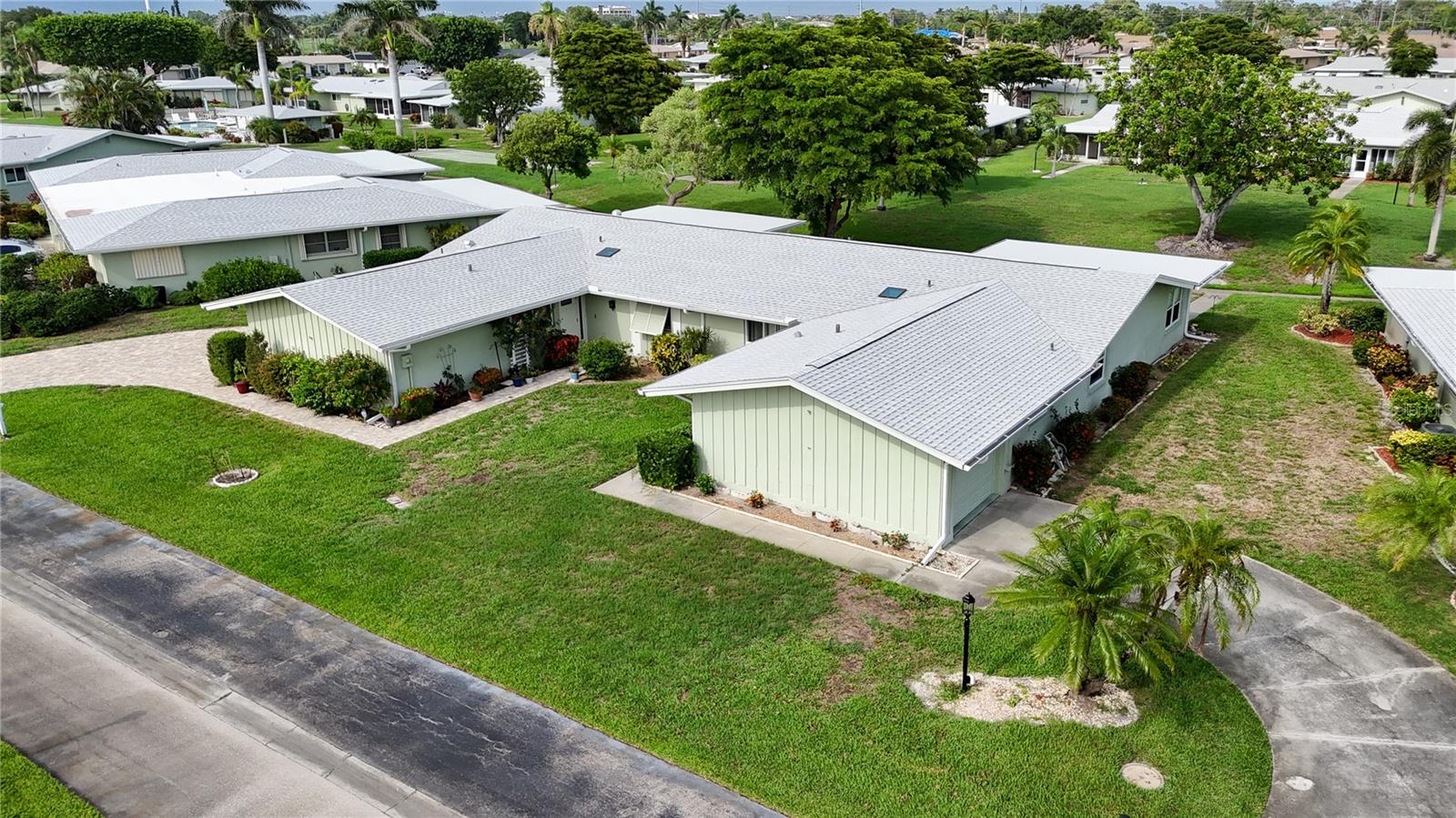 5585 PENDLEWOOD LANE