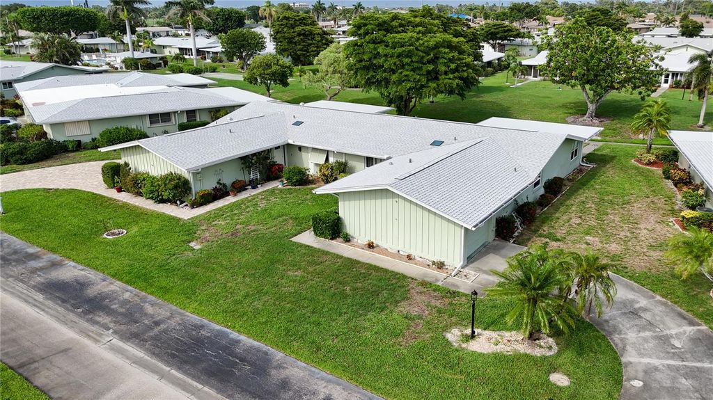 Photo of 5585 Pendlewood Lane, Fort Myers, FL 33919 (MLS # C7511794)