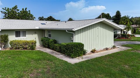 Photo of 5585 Pendlewood Lane, Fort Myers, FL 33919 (MLS # C7511794)