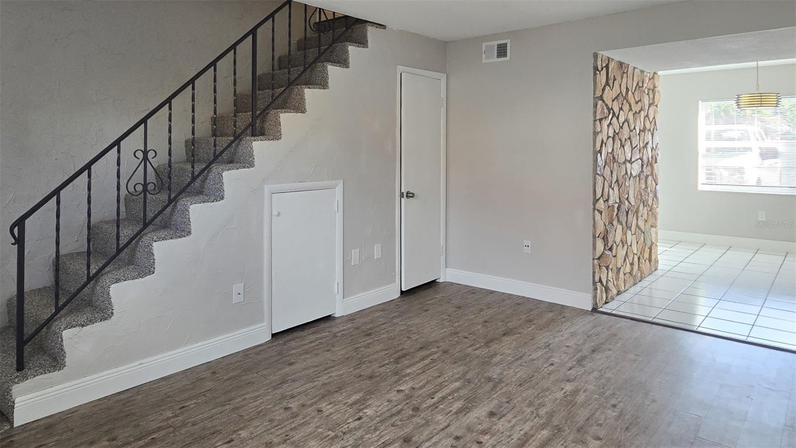 WILLIAMS BURG VILLAGE NORTH CONDO - Residential