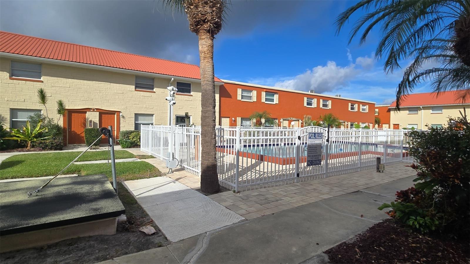 WILLIAMS BURG VILLAGE NORTH CONDO - Residential