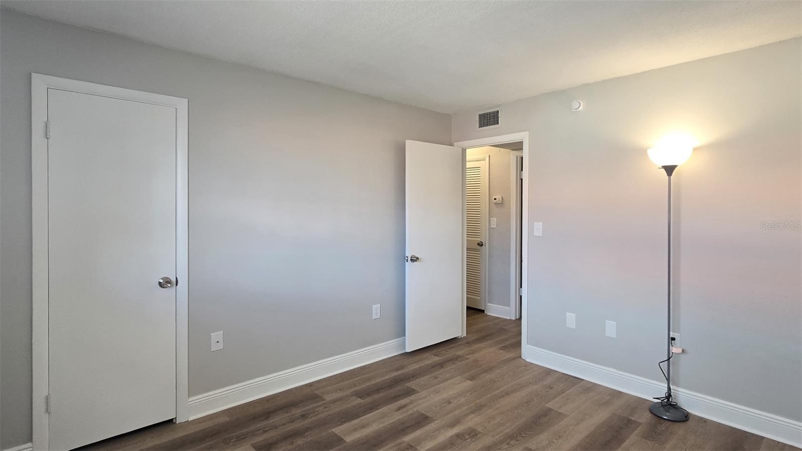 WILLIAMS BURG VILLAGE NORTH CONDO - Residential