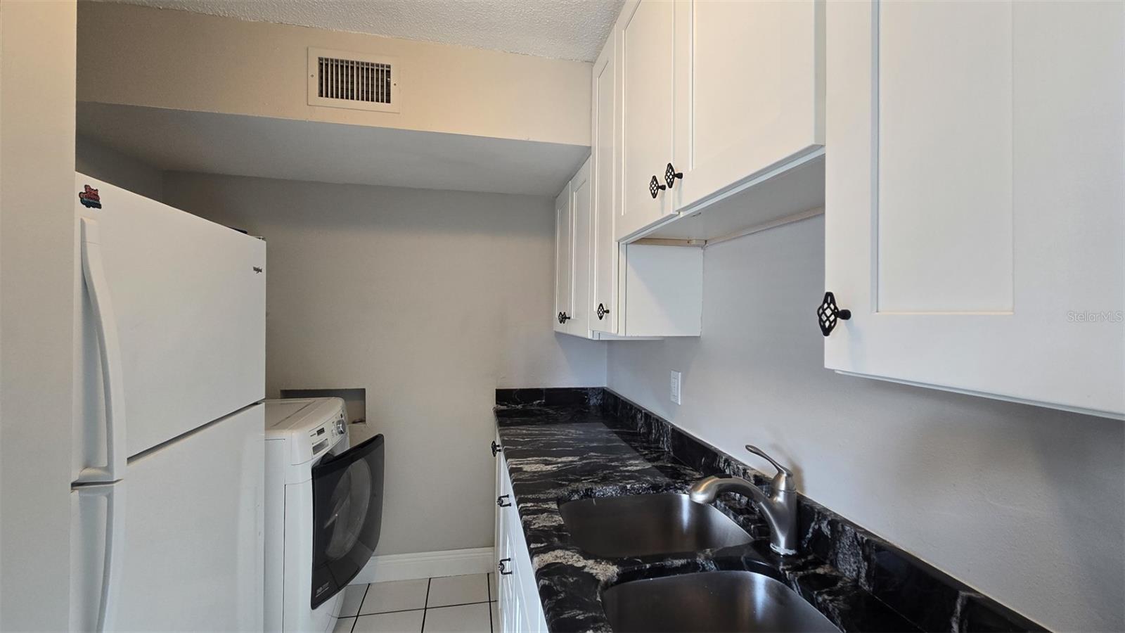 WILLIAMS BURG VILLAGE NORTH CONDO - Residential