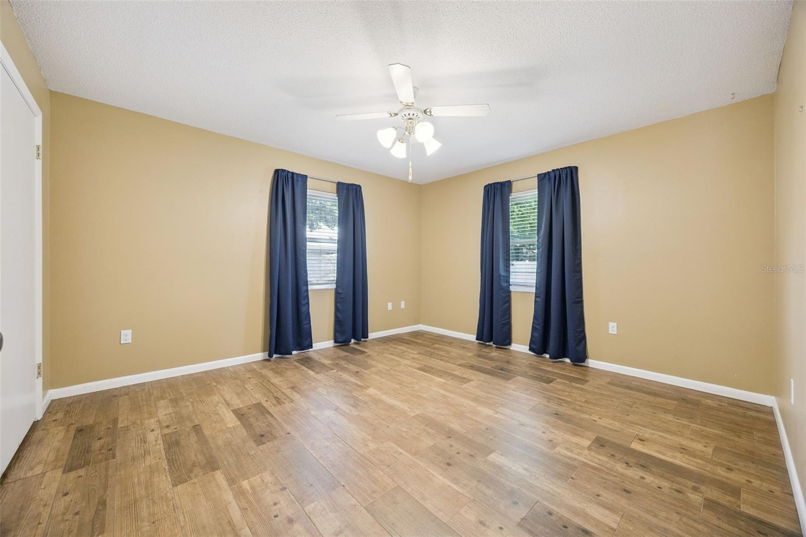 UMATILLA SMITH TURNER BLK - Residential