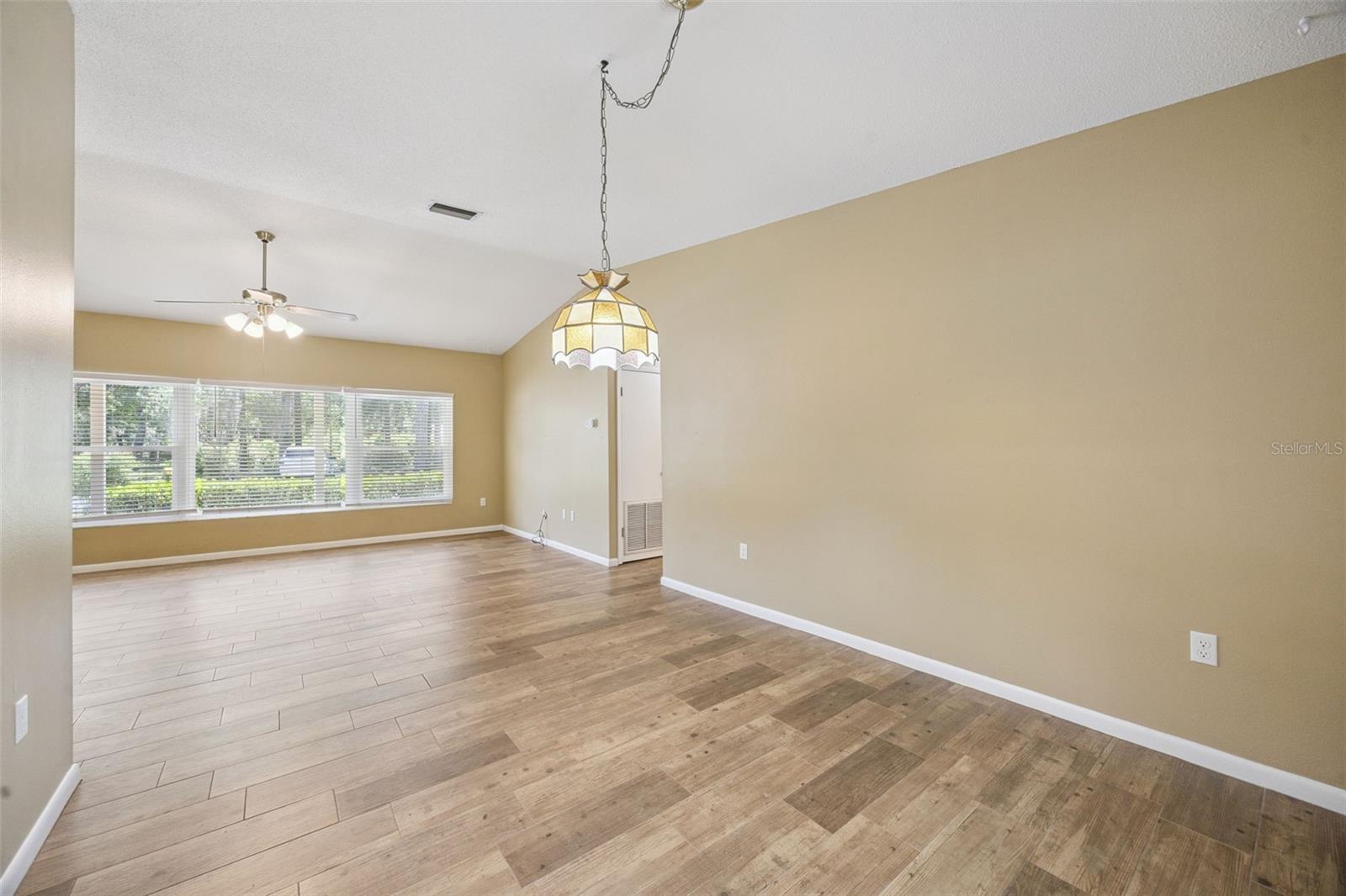 UMATILLA SMITH TURNER BLK - Residential