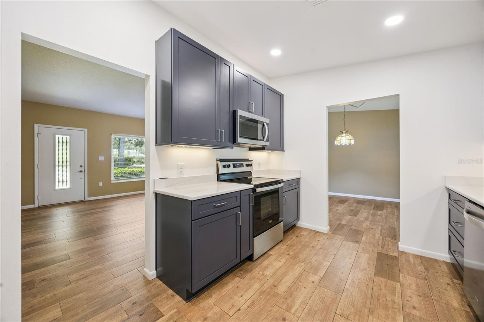 UMATILLA SMITH TURNER BLK - Residential