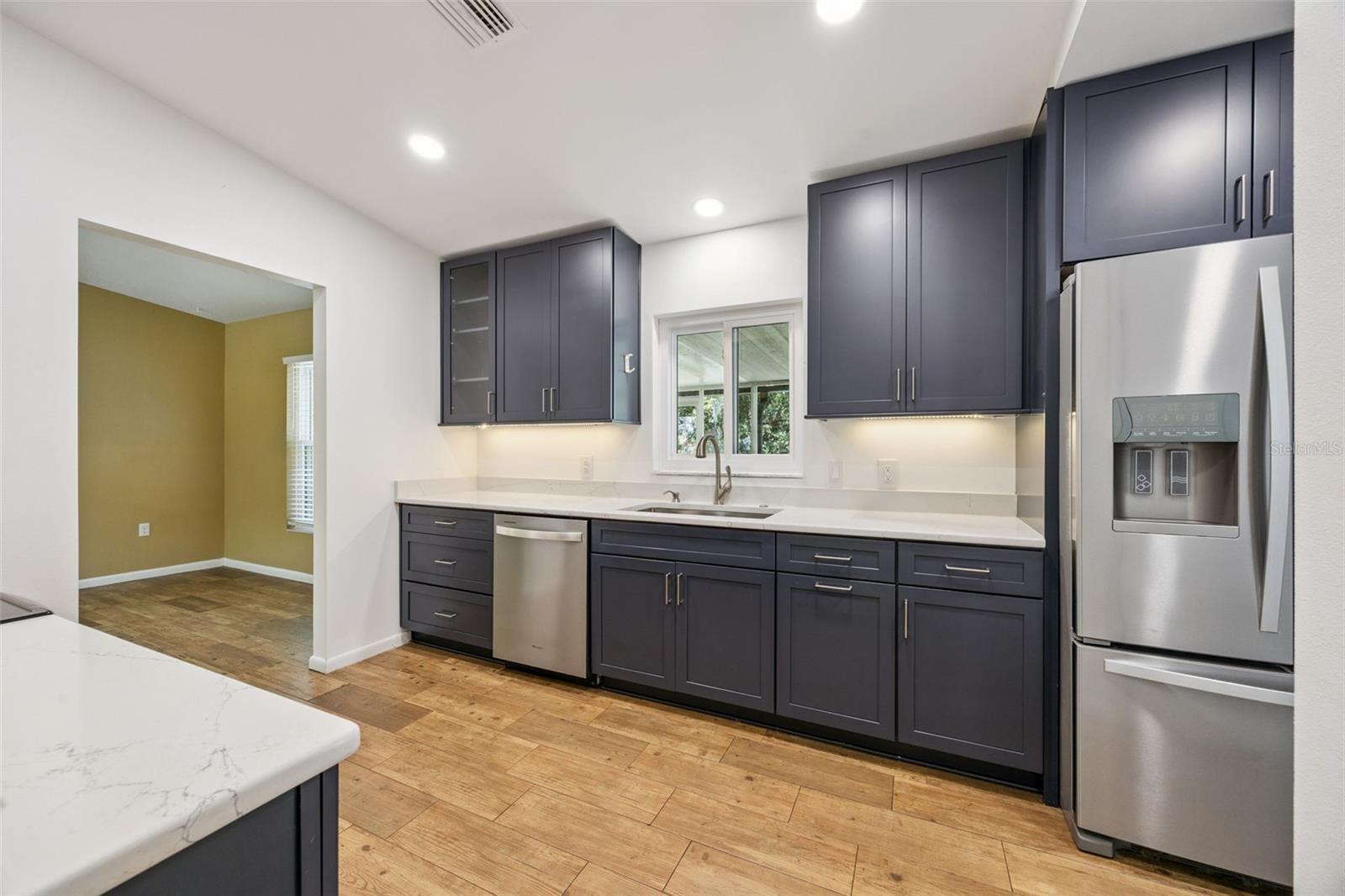 UMATILLA SMITH TURNER BLK - Residential