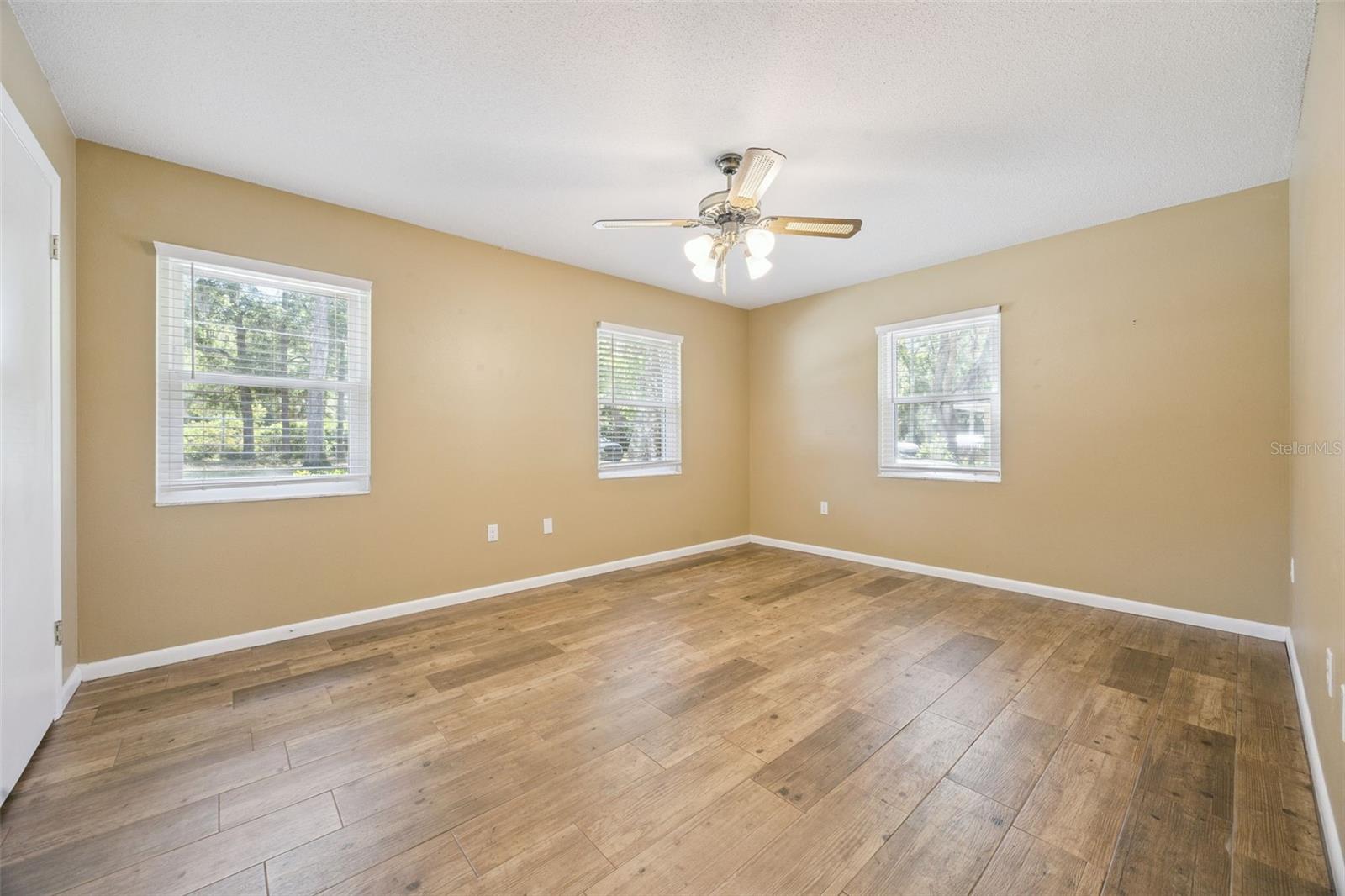 UMATILLA SMITH TURNER BLK - Residential