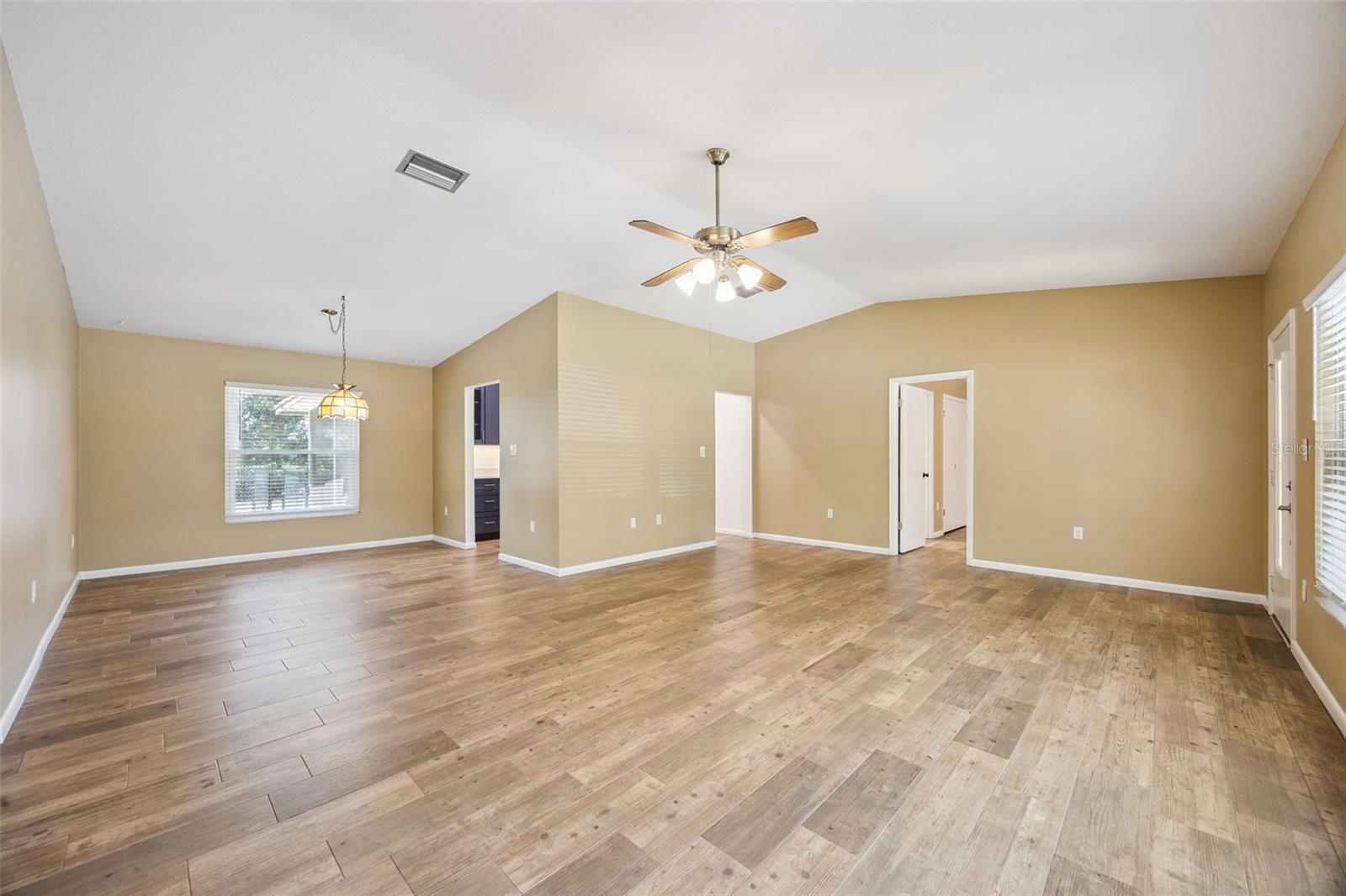 UMATILLA SMITH TURNER BLK - Residential