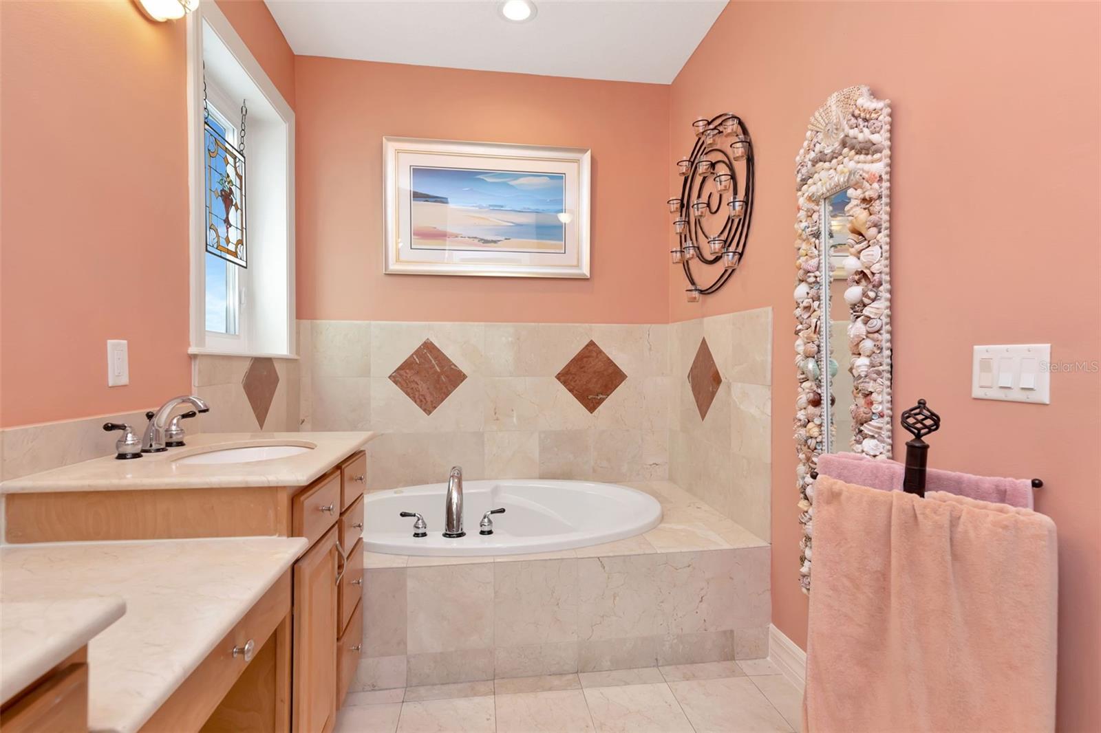 HAWKS HARBOR - Residential