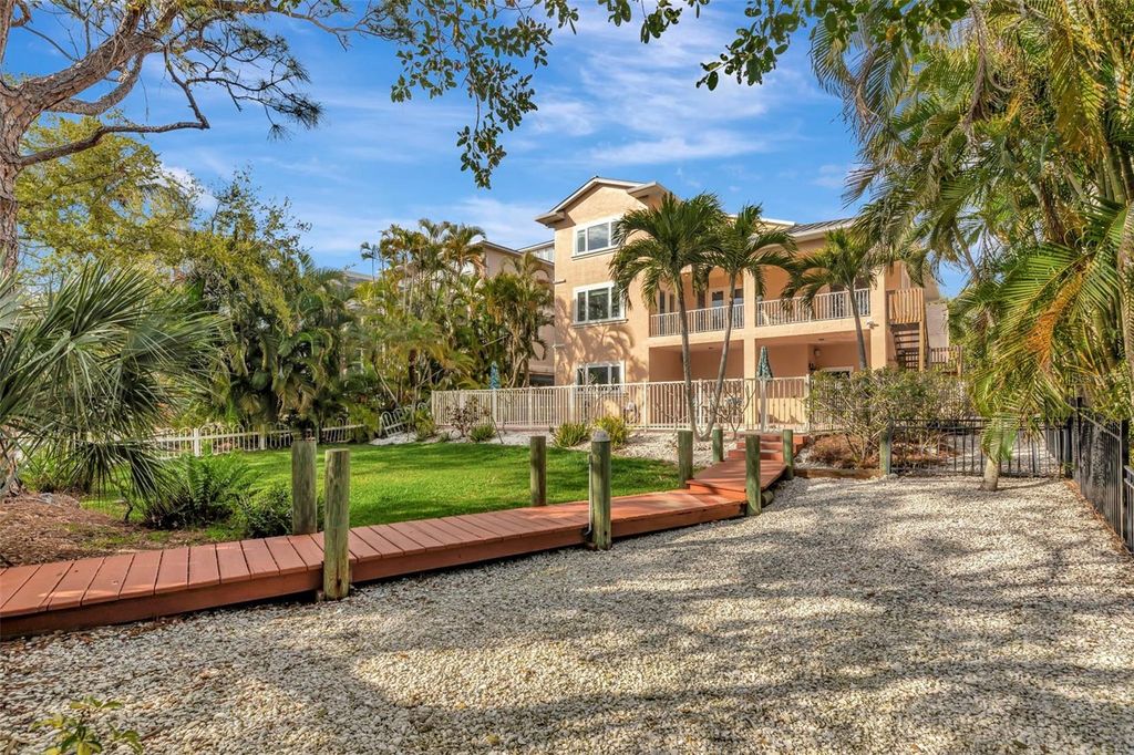 Photo of 1508 Bowlees Cove, Bradenton, FL 34207 (MLS # A4684916)