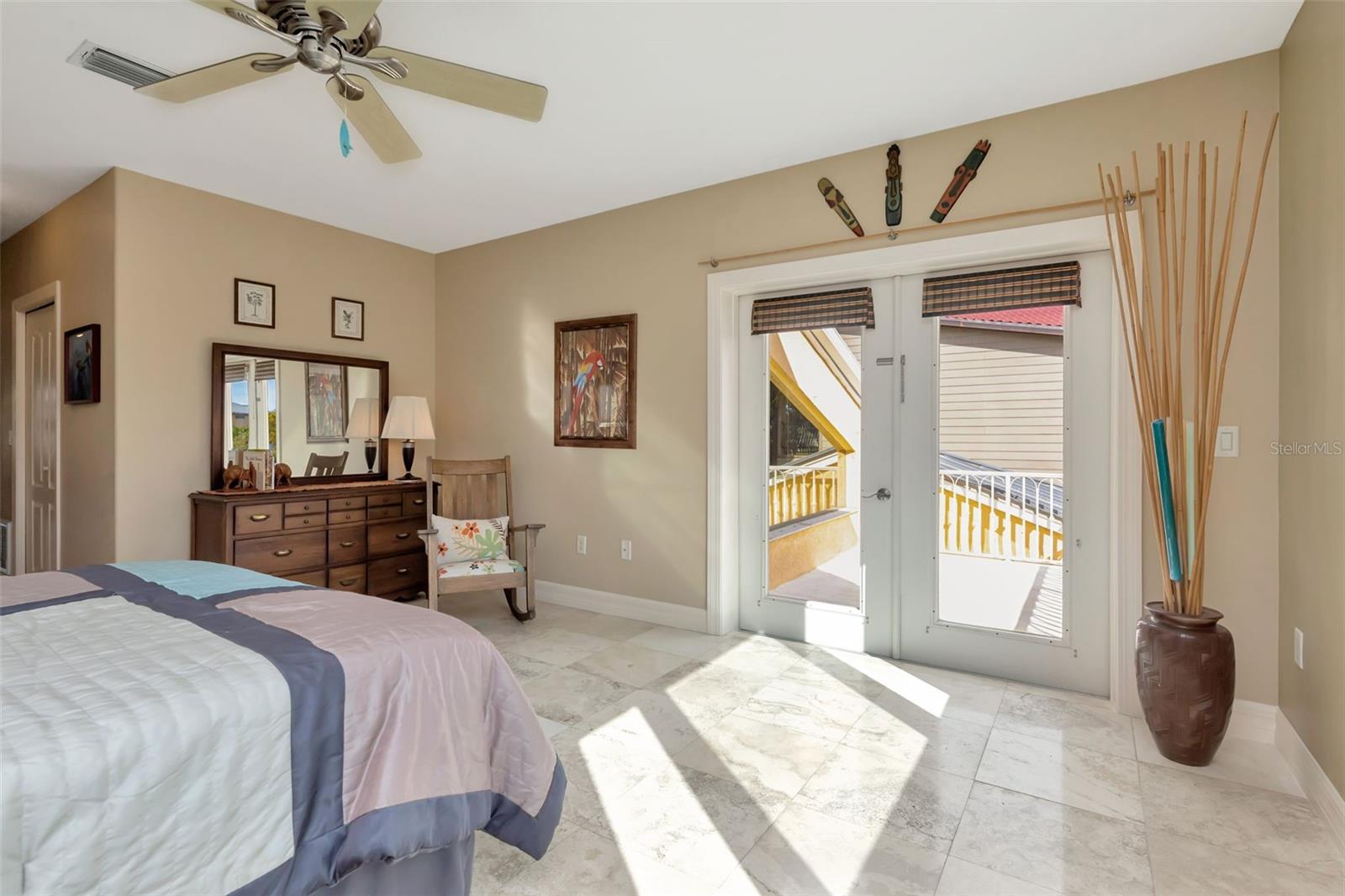 HAWKS HARBOR - Residential