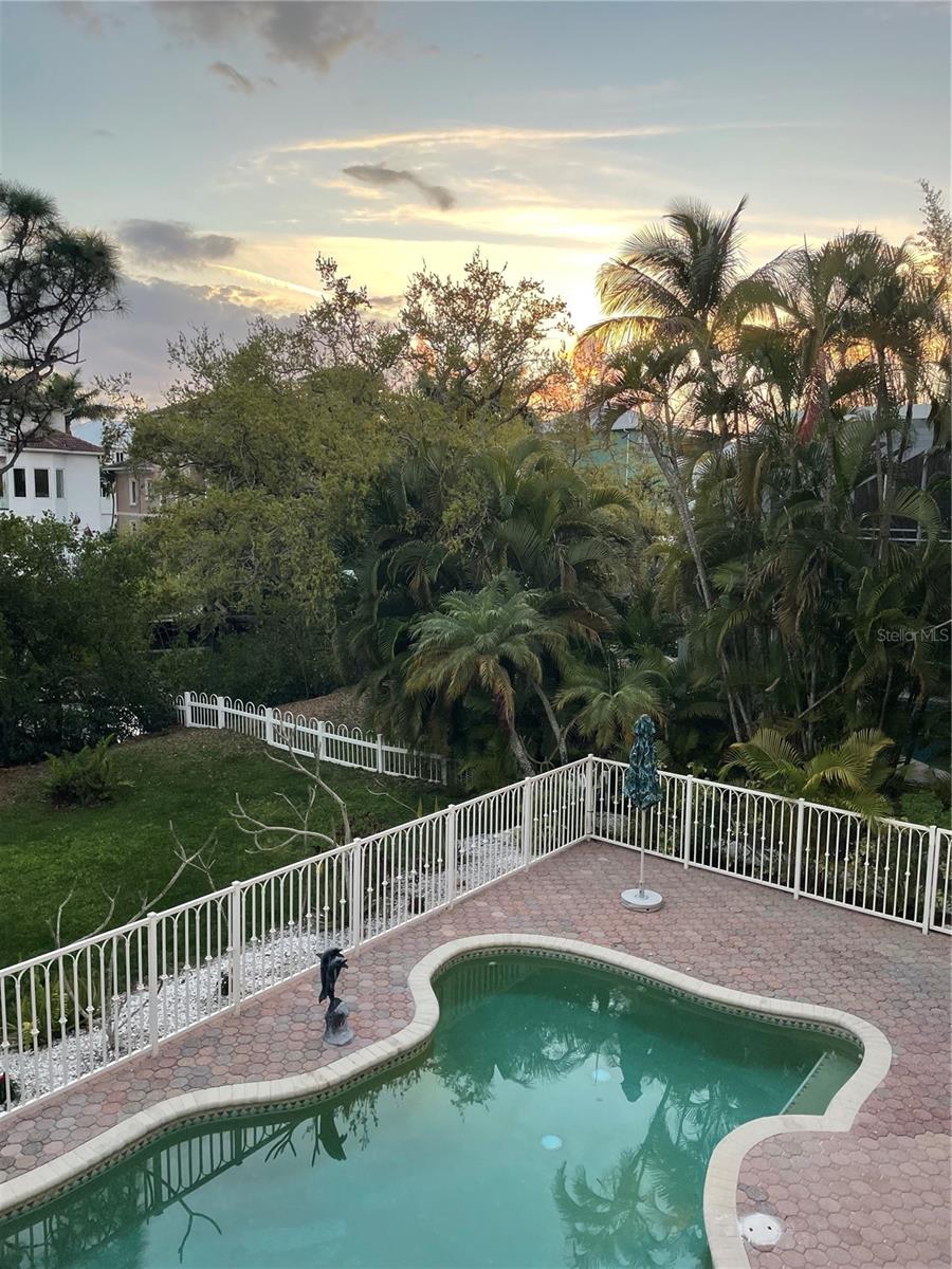 HAWKS HARBOR - Residential