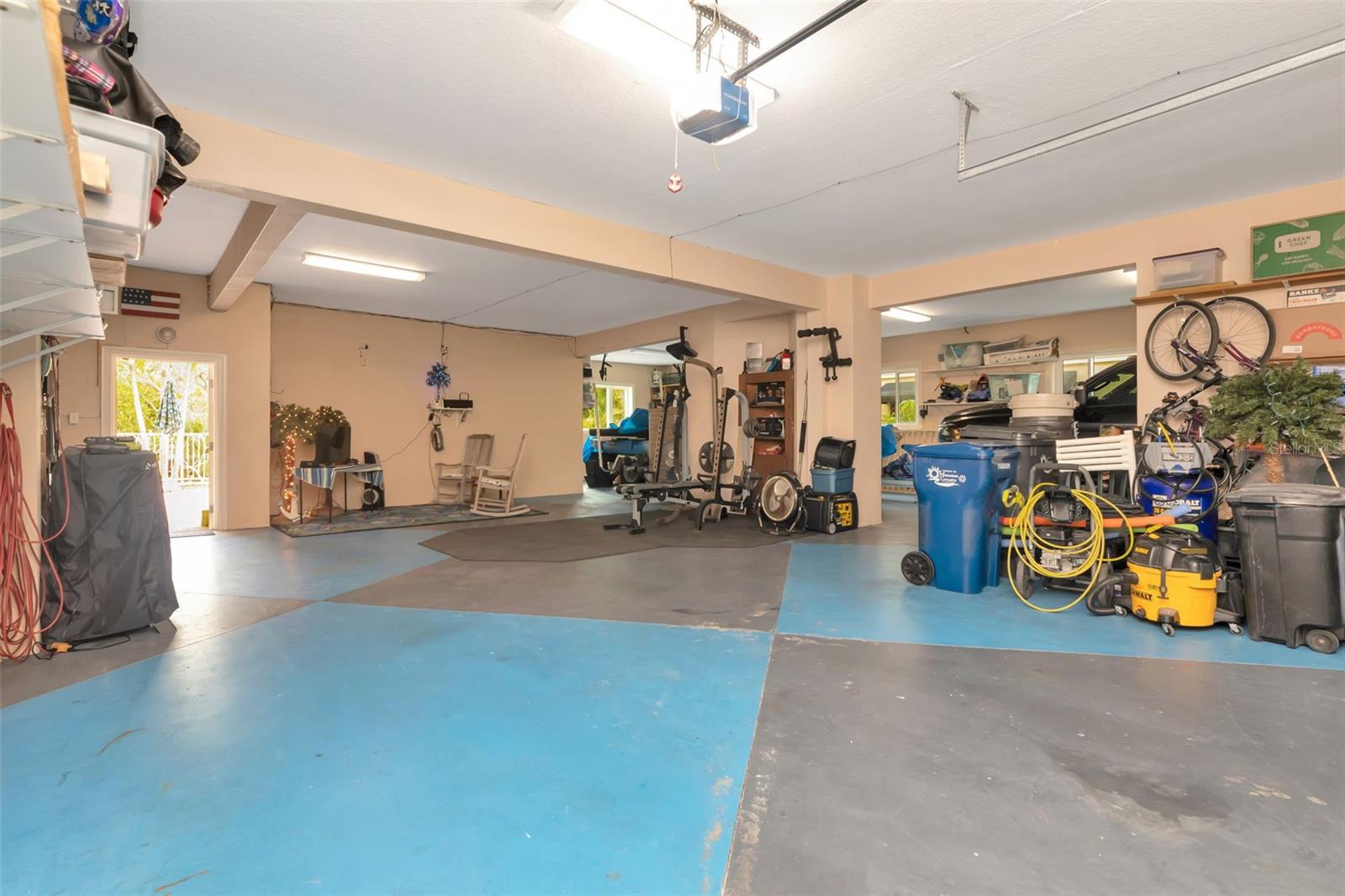 HAWKS HARBOR - Residential