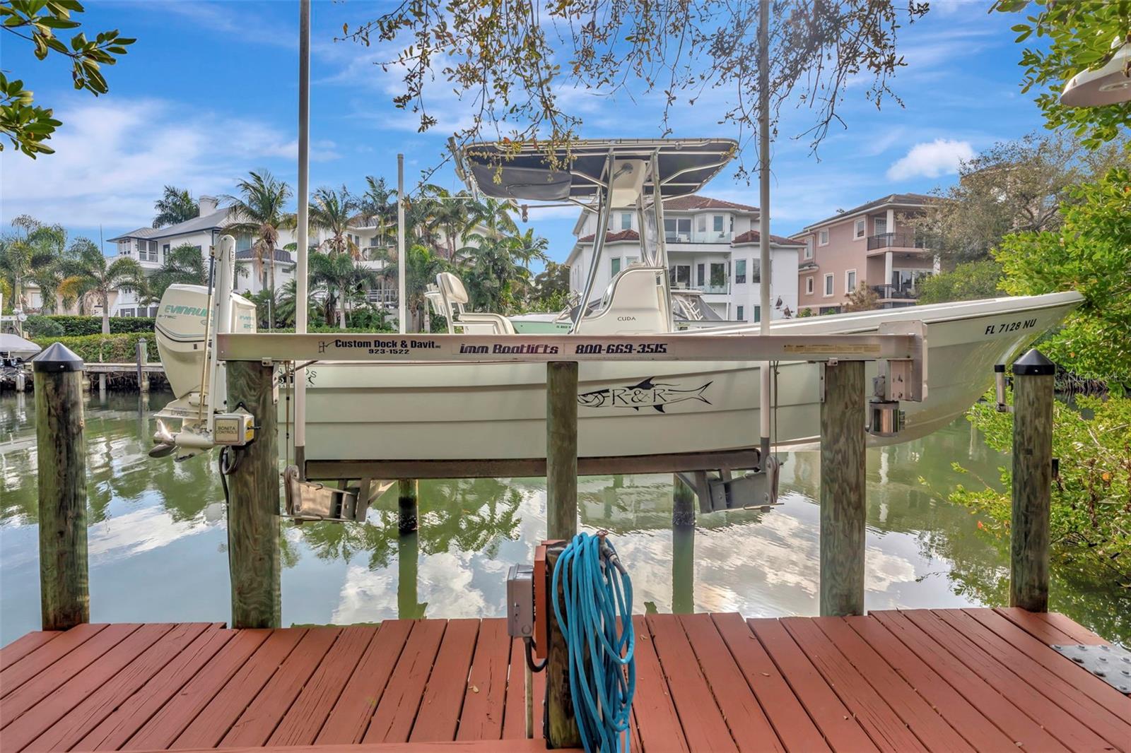 HAWKS HARBOR - Residential