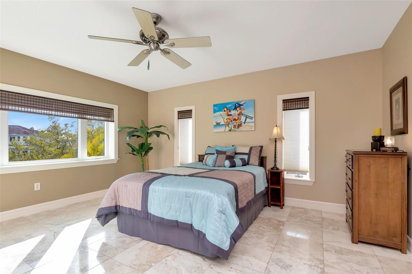 HAWKS HARBOR - Residential