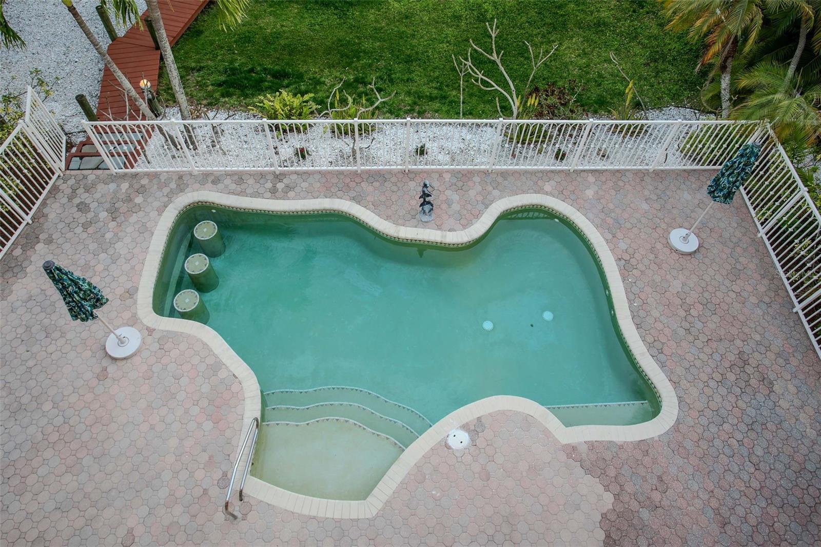 HAWKS HARBOR - Residential