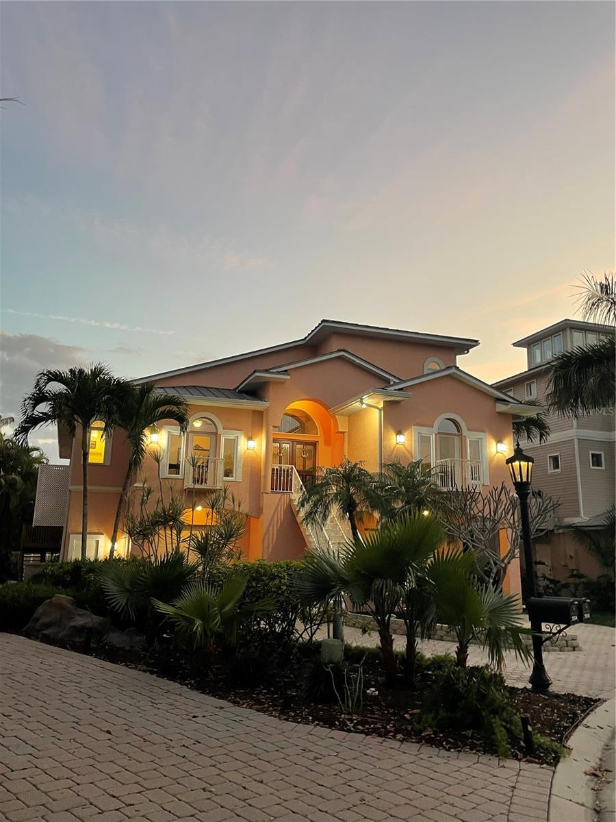 HAWKS HARBOR - Residential