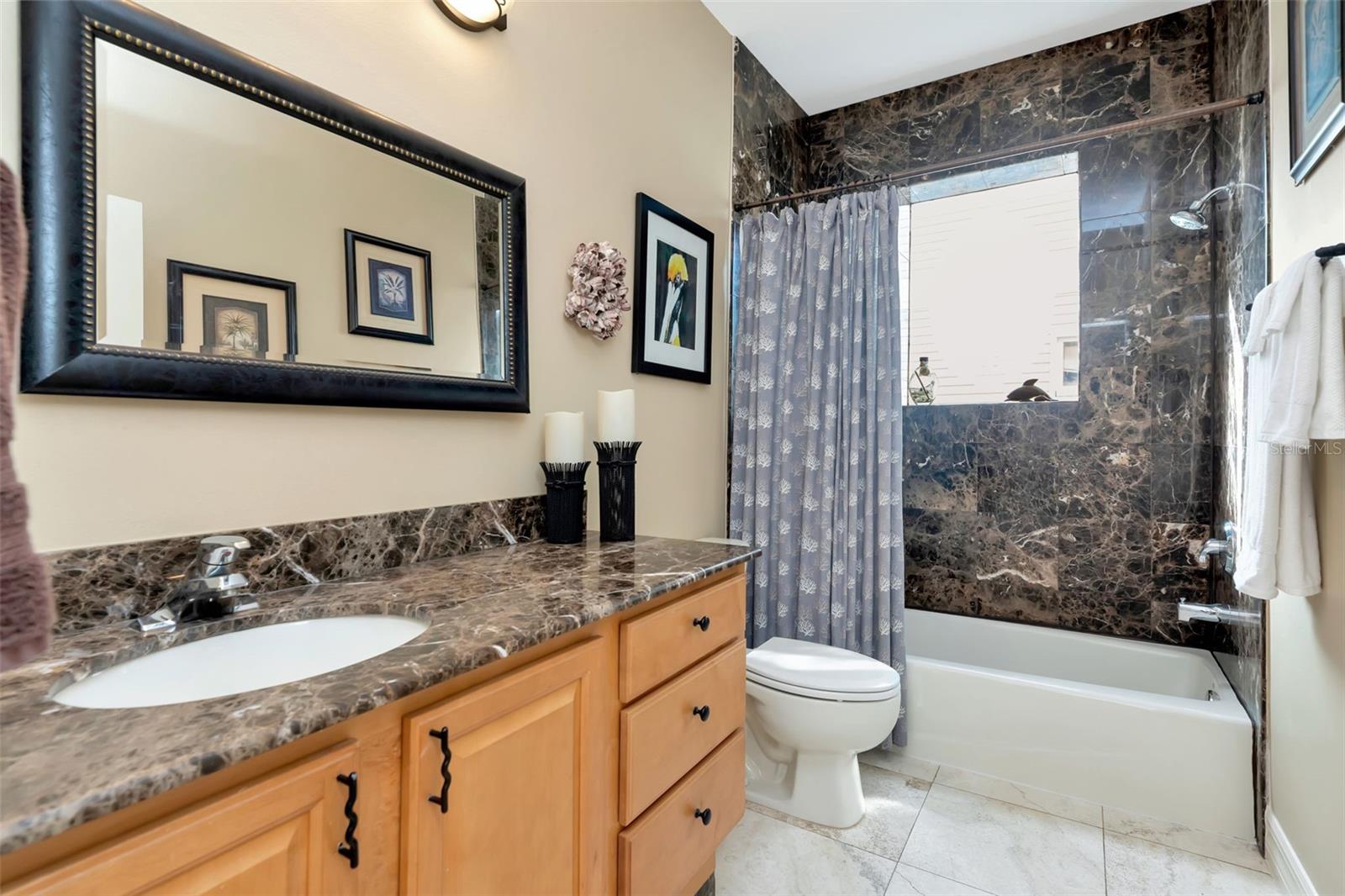 HAWKS HARBOR - Residential