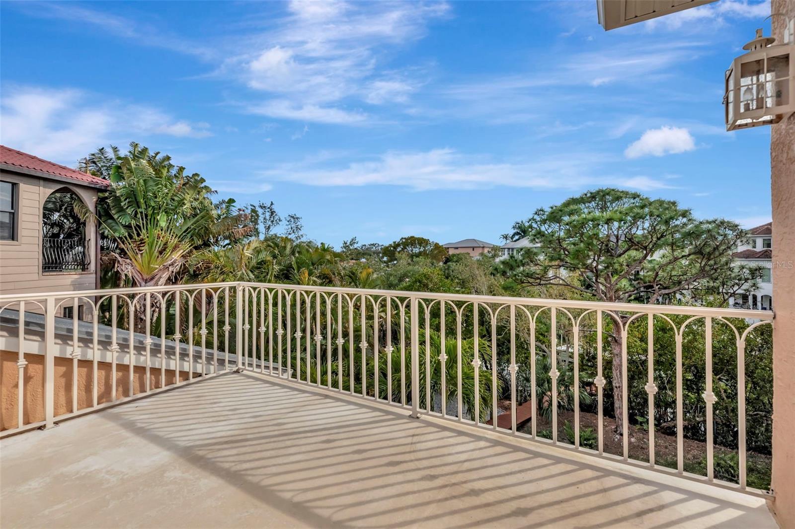 HAWKS HARBOR - Residential