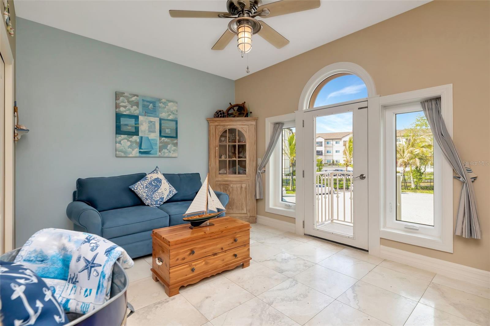 HAWKS HARBOR - Residential