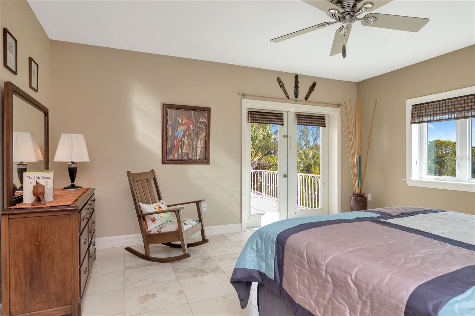 HAWKS HARBOR - Residential