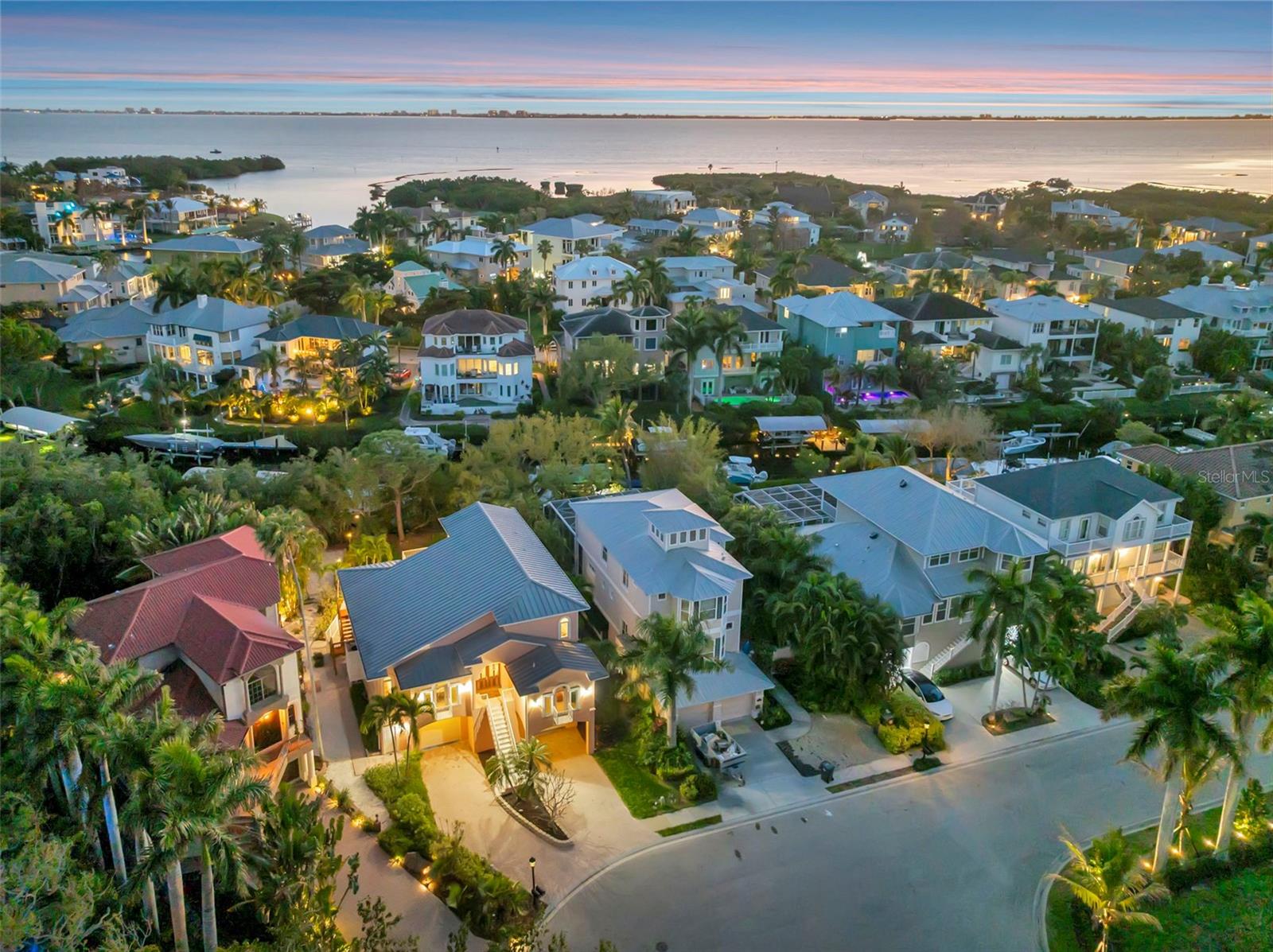 HAWKS HARBOR - Residential