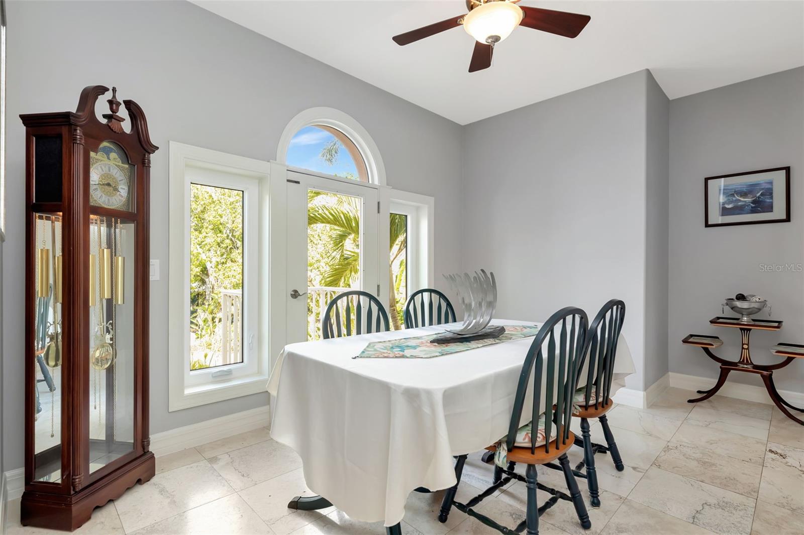 HAWKS HARBOR - Residential