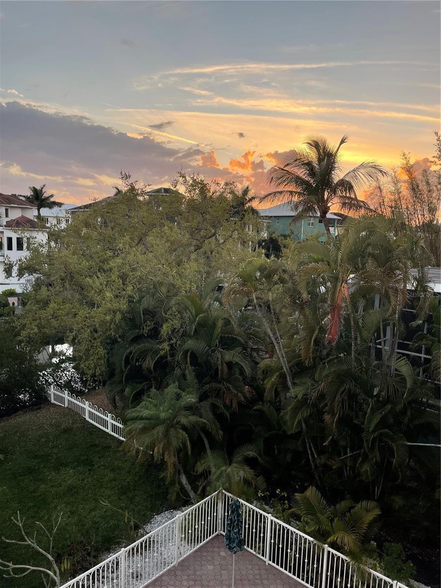 HAWKS HARBOR - Residential