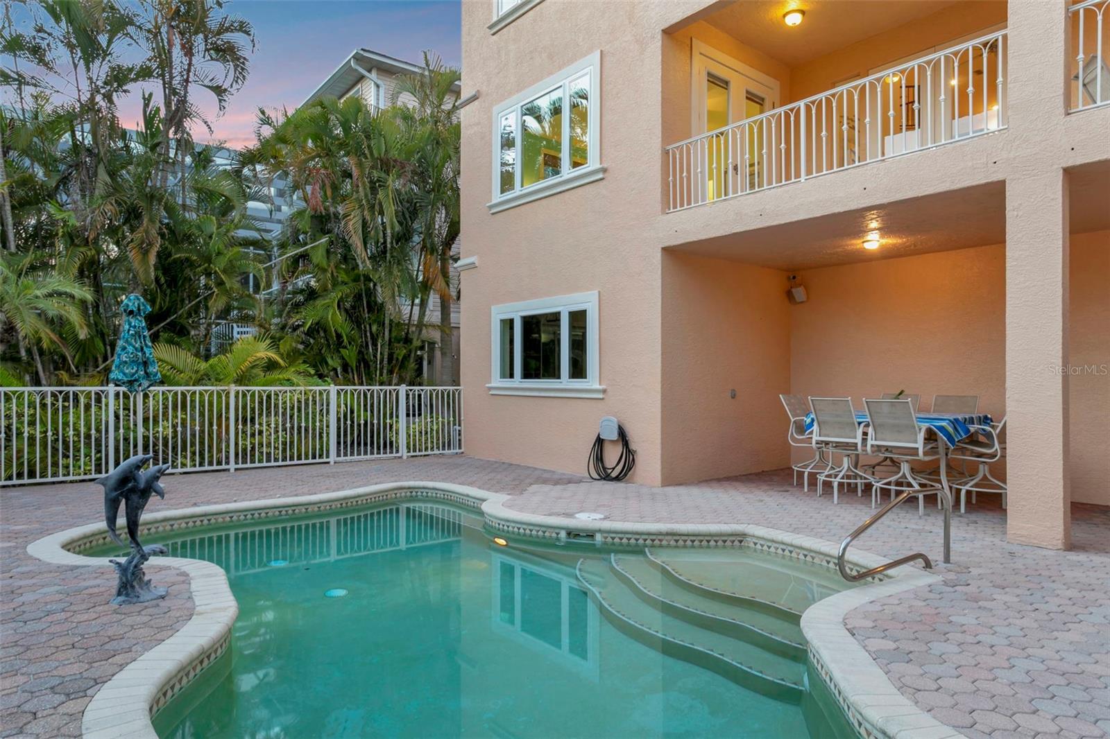 HAWKS HARBOR - Residential