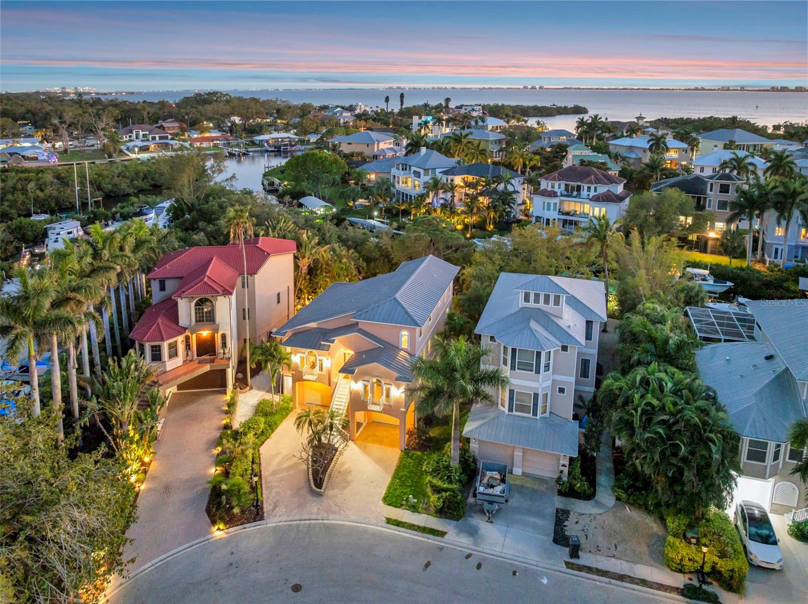 HAWKS HARBOR - Residential