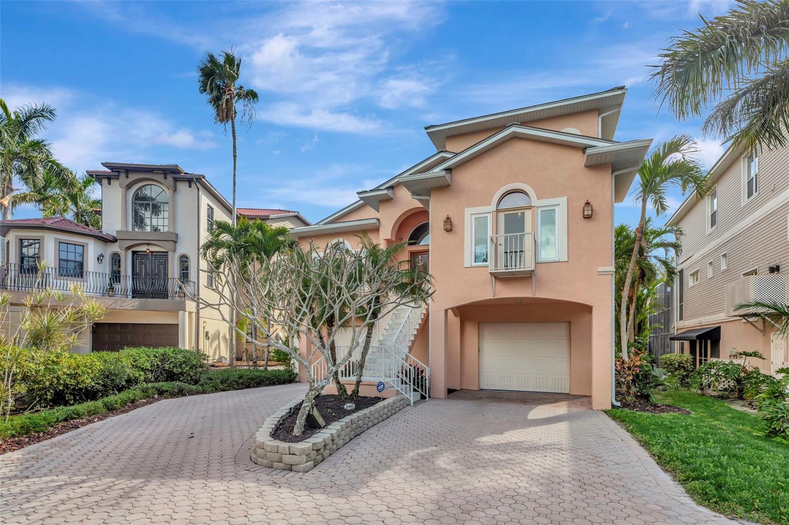 HAWKS HARBOR - Residential