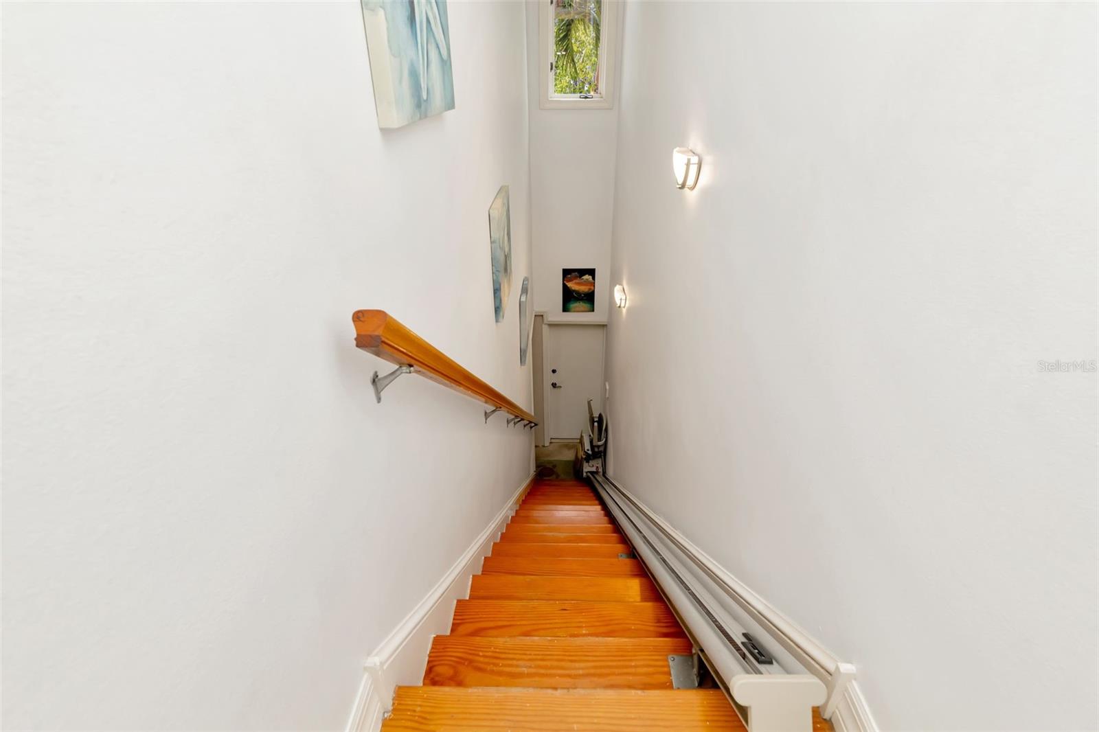 HAWKS HARBOR - Residential