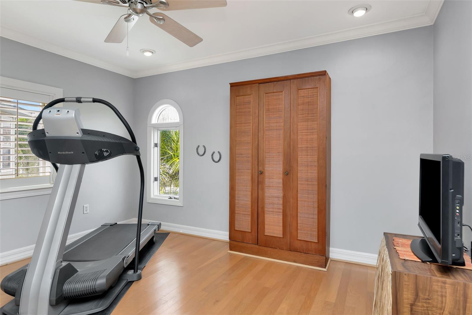 HAWKS HARBOR - Residential