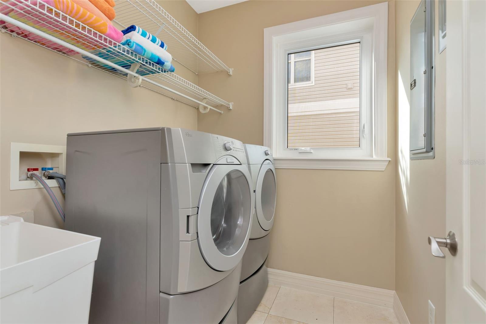 HAWKS HARBOR - Residential