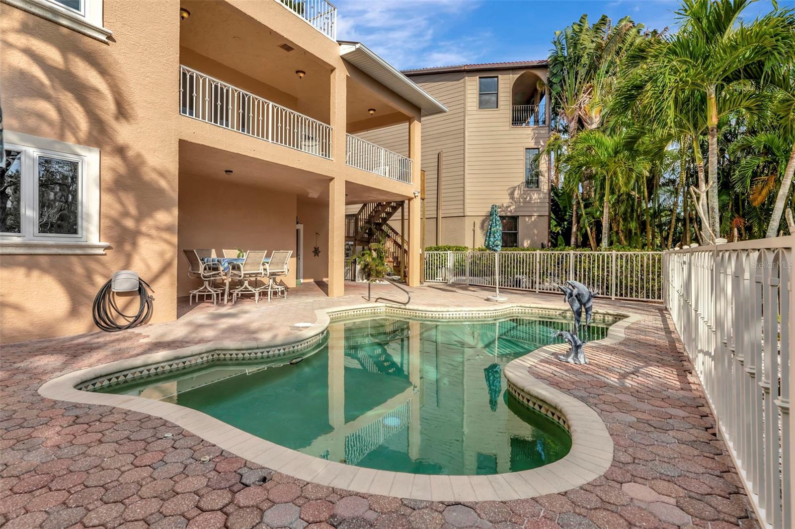 HAWKS HARBOR - Residential