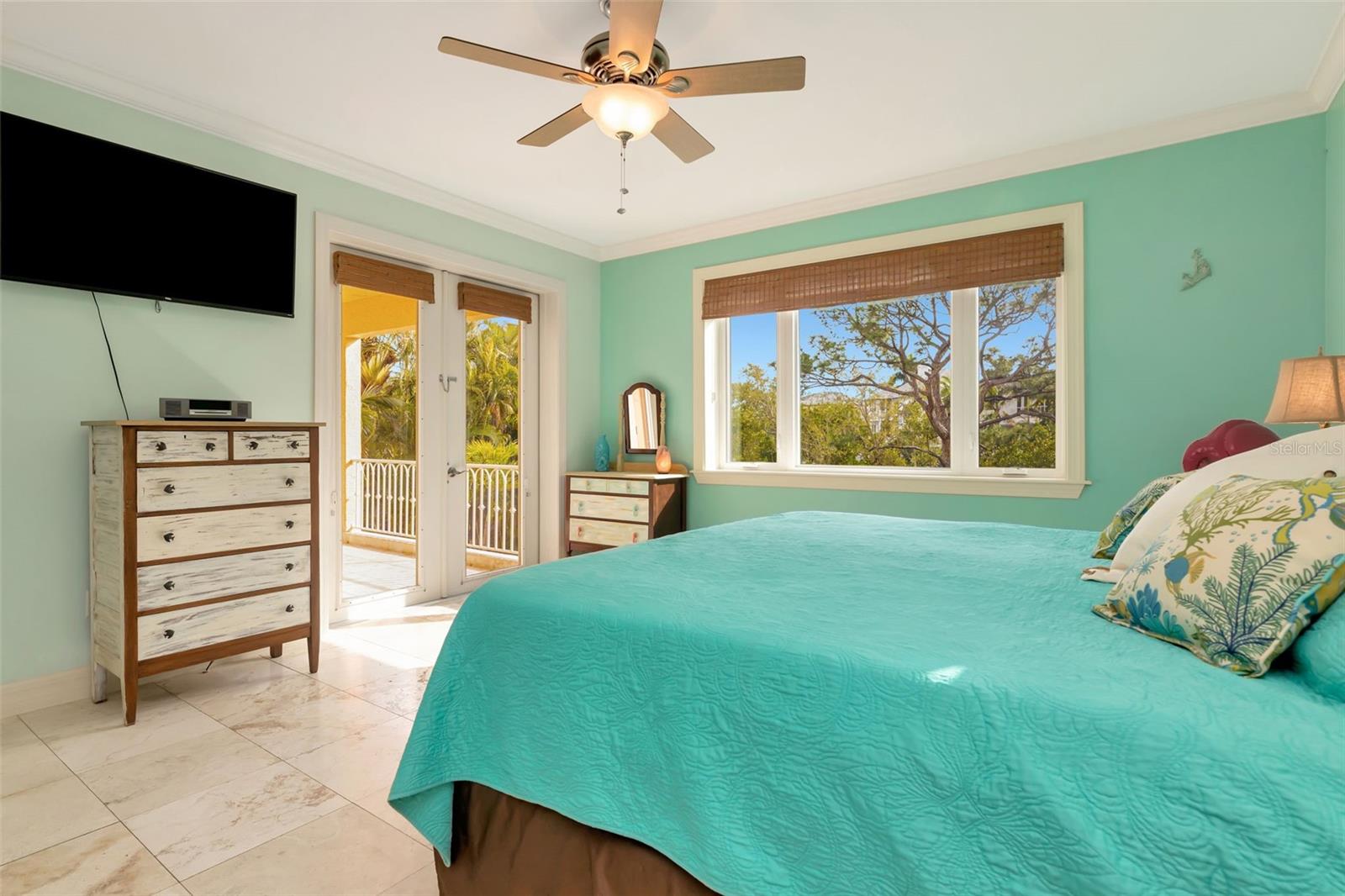 HAWKS HARBOR - Residential